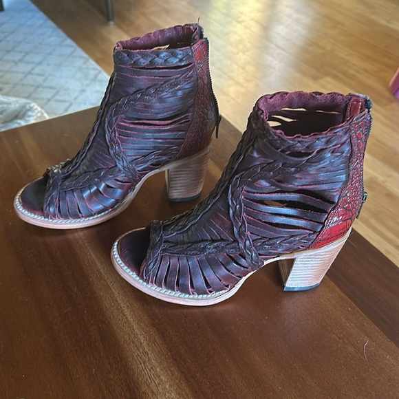 Free Bird red heels - like new! - Picture 2 of 7